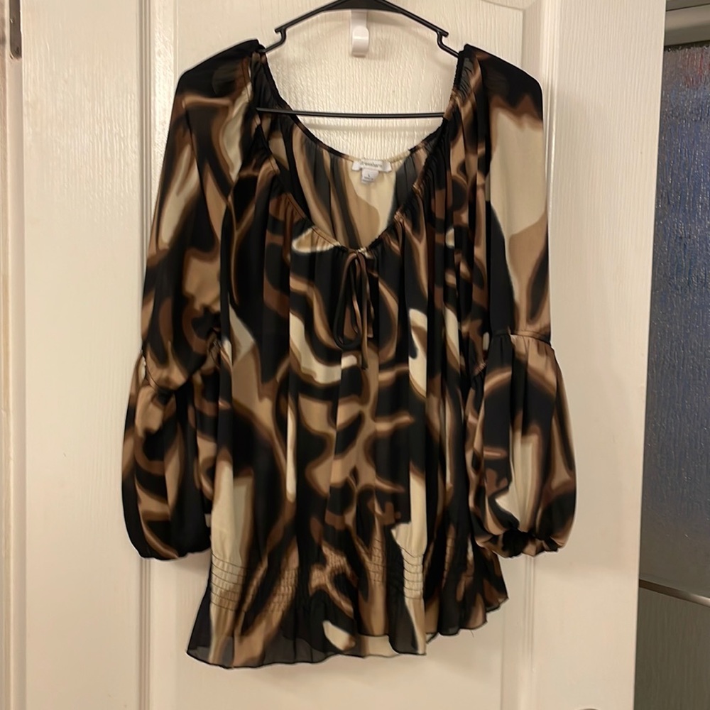 Multi color flowy shirt with 3/4 balloon sleeves